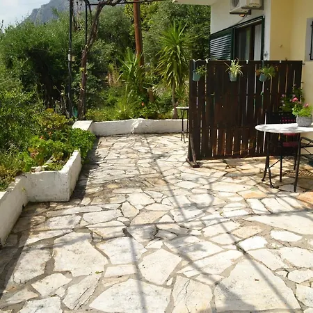 A Place To Relax 2 نساكيون